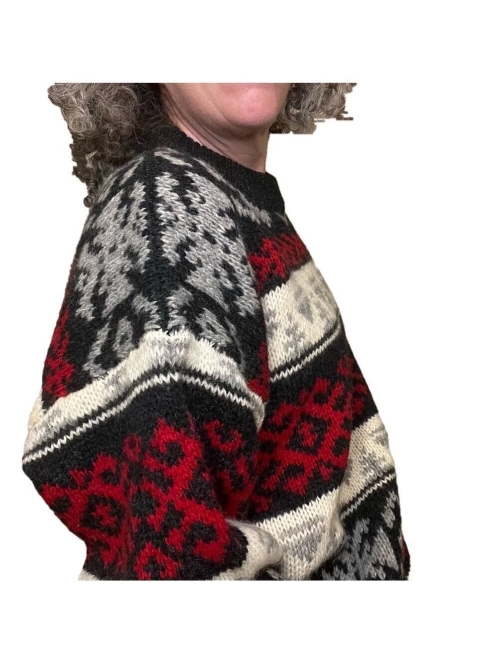VINTAGE 100% Virgin Wool Pullover Crew Neck Sweater Black Cream Grey Red Large